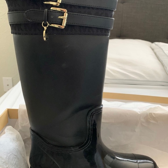 Shoes - Michel Kors Boots